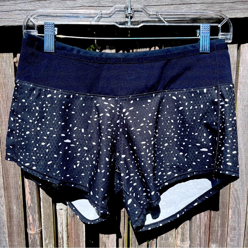 Oiselle Black and White Toolbelt Roga Shorts